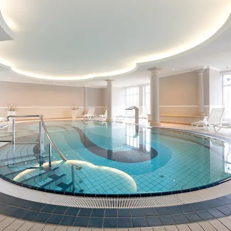 Vju Ruegen فندق 4*