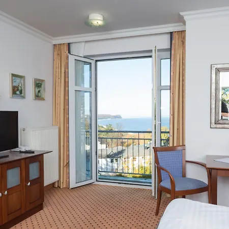 Vju Ruegen فندق غورين