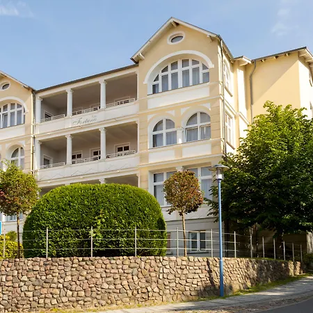 Vju Ruegen فندق غورين