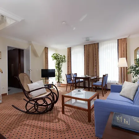 Vju Ruegen فندق 4*